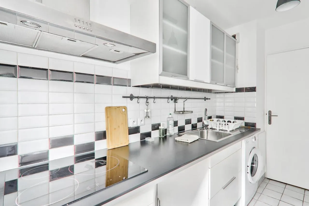 Luxurious 1 Bedroom Bastille Charonne Free Netflix Paris Apartment